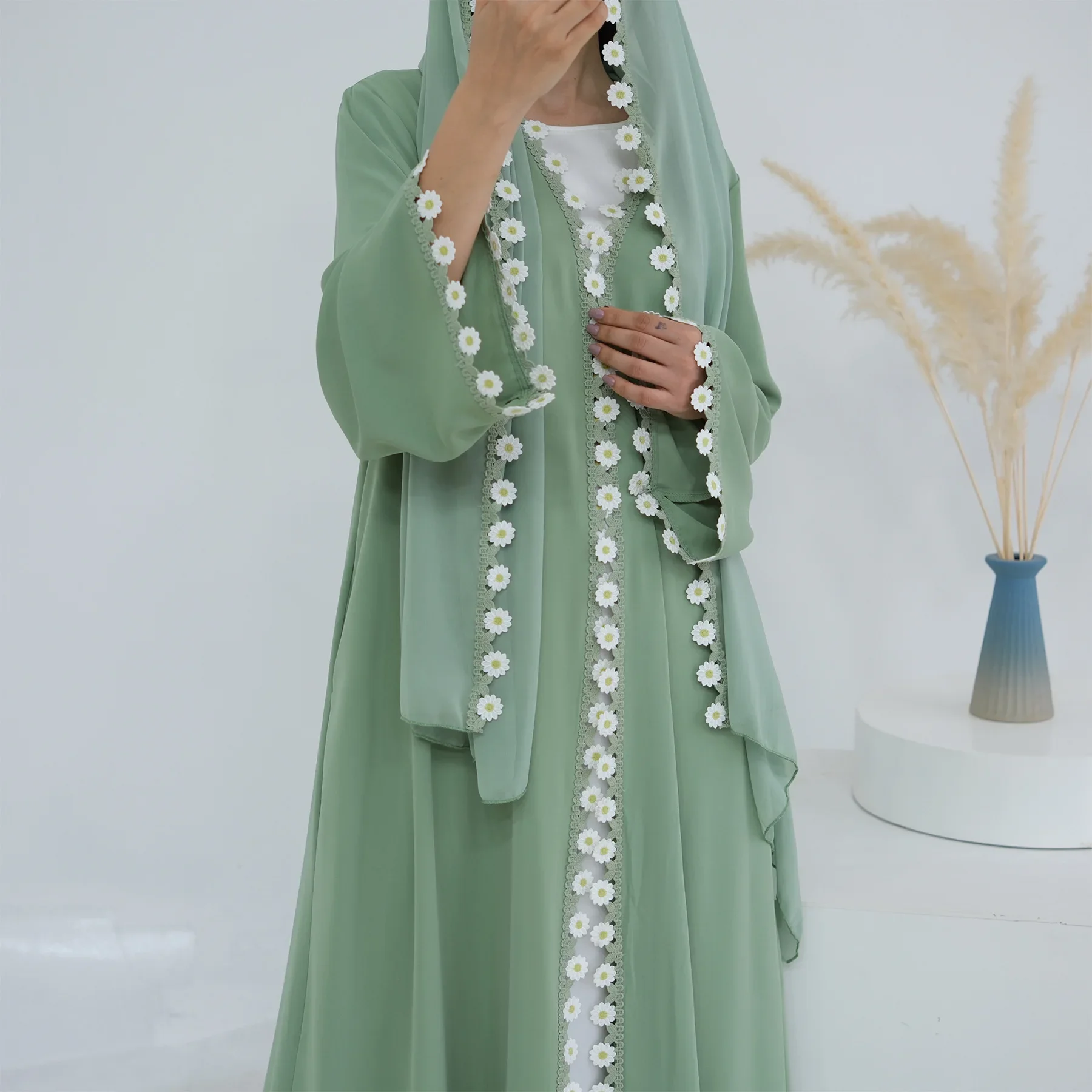 Abaya Dubai con Motivi Floreal - Embroidery Kebaya recensione e prezzo